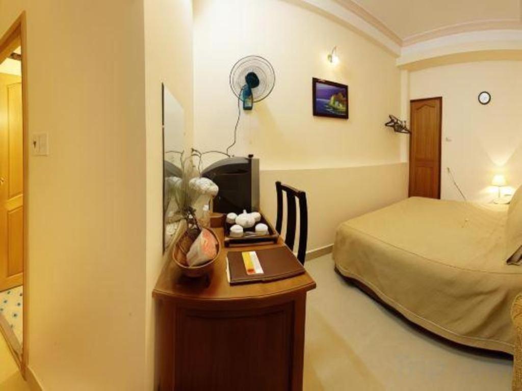 Gold Night Hotel Da Lat Exterior photo