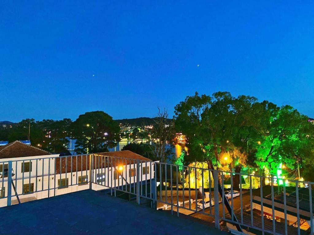 Gold Night Hotel Da Lat Exterior photo