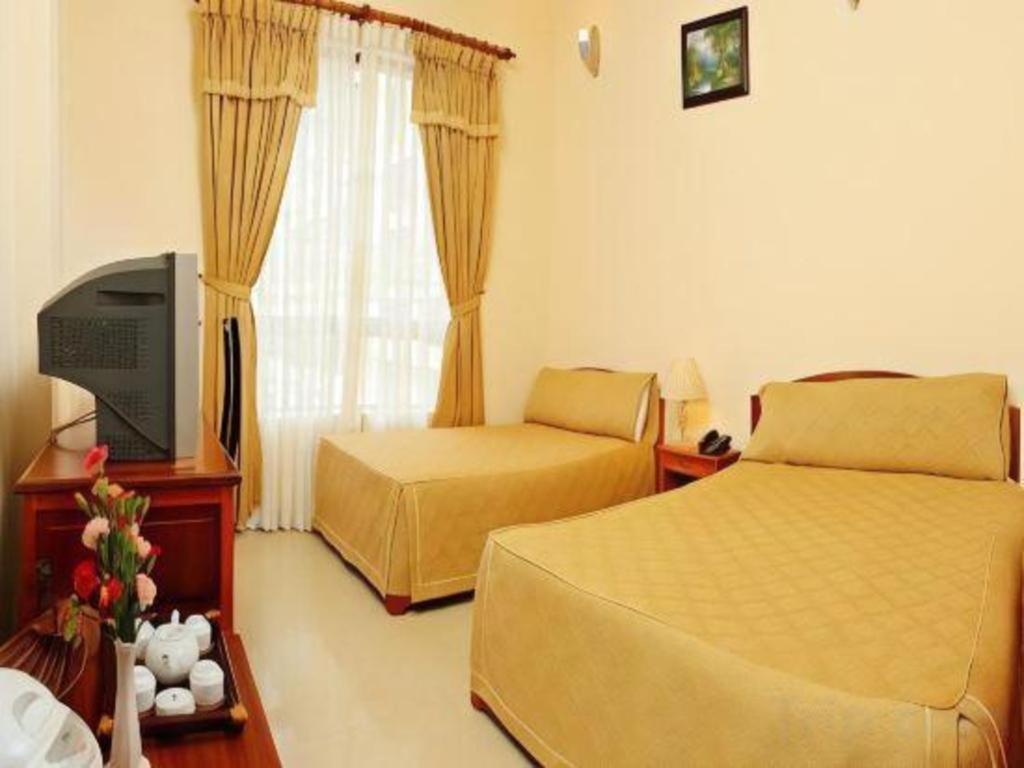 Gold Night Hotel Da Lat Exterior photo