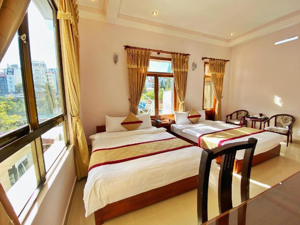 Gold Night Hotel Da Lat Exterior photo