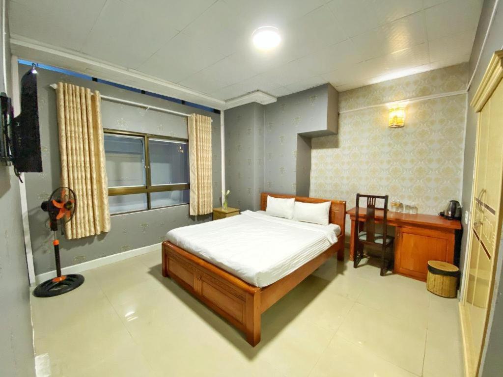 Gold Night Hotel Da Lat Exterior photo