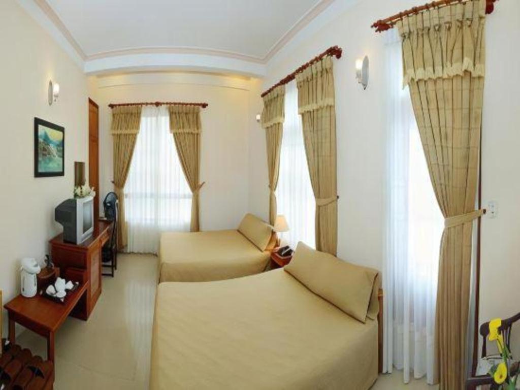 Gold Night Hotel Da Lat Exterior photo